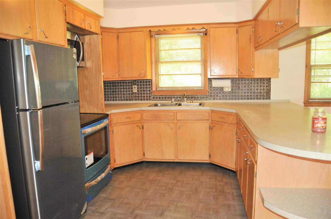 40 Provencher Street Manchester, NH 03102 - Photo 3 of 22 Gallery Image 3