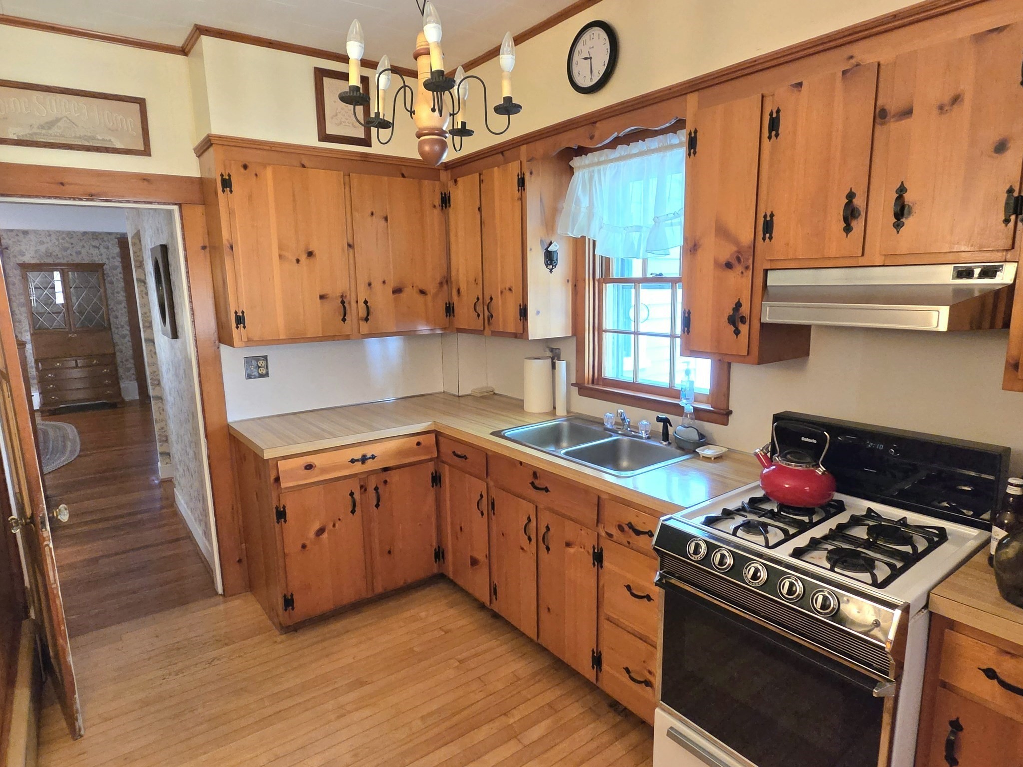 584 Slocum Road Dartmouth, MA 02747 - Photo 5 of 36 Gallery Image 5
