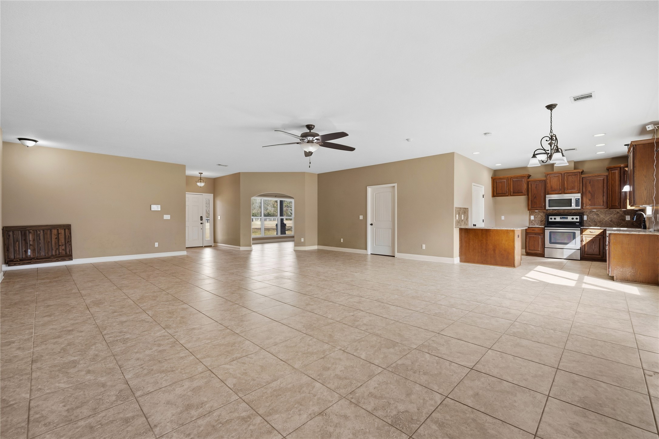 14620 Lyric Road Conroe, TX 77302 - Photo 4 of 33