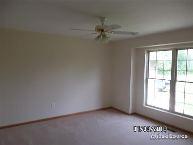5483 Roberts Road Marine City, MI 48039 - Photo 12 of 16 31155380-11.JPG