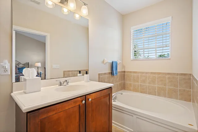 $480,000 | 238 West Thatch Palm Circle, Jupiter, FL 33458