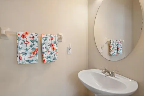 $470,000 | 238 West Thatch Palm Circle, Jupiter, FL 33458