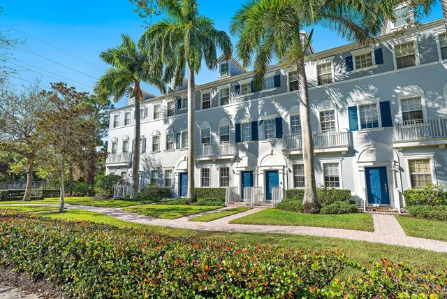 $480,000 | 238 West Thatch Palm Circle, Jupiter, FL 33458