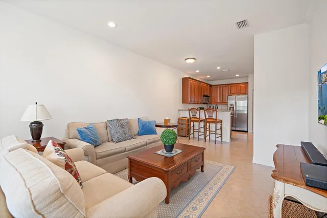 $480,000 | 238 West Thatch Palm Circle, Jupiter, FL 33458