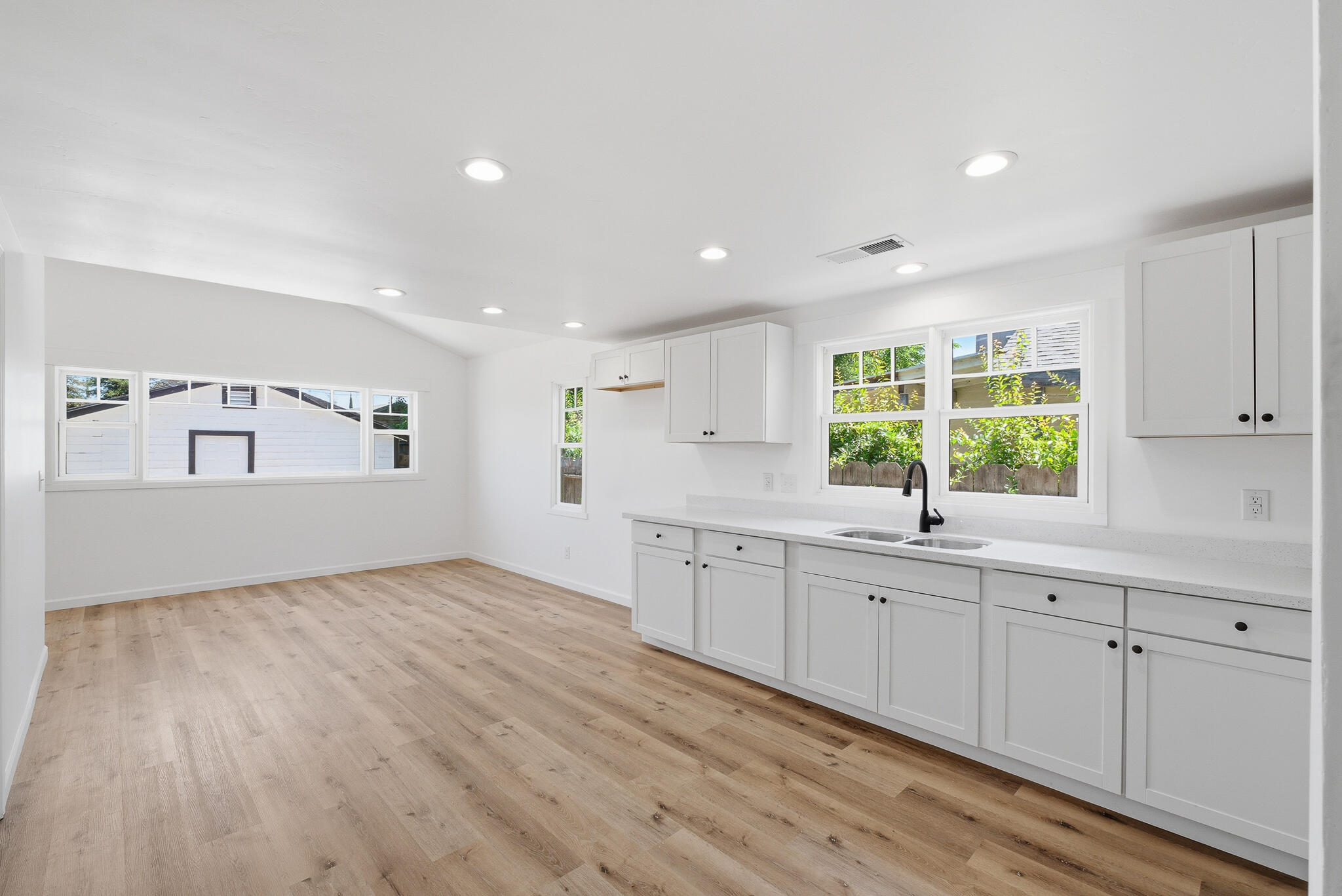 313 C Street Exeter, CA 93221 - Photo 7 of 28
