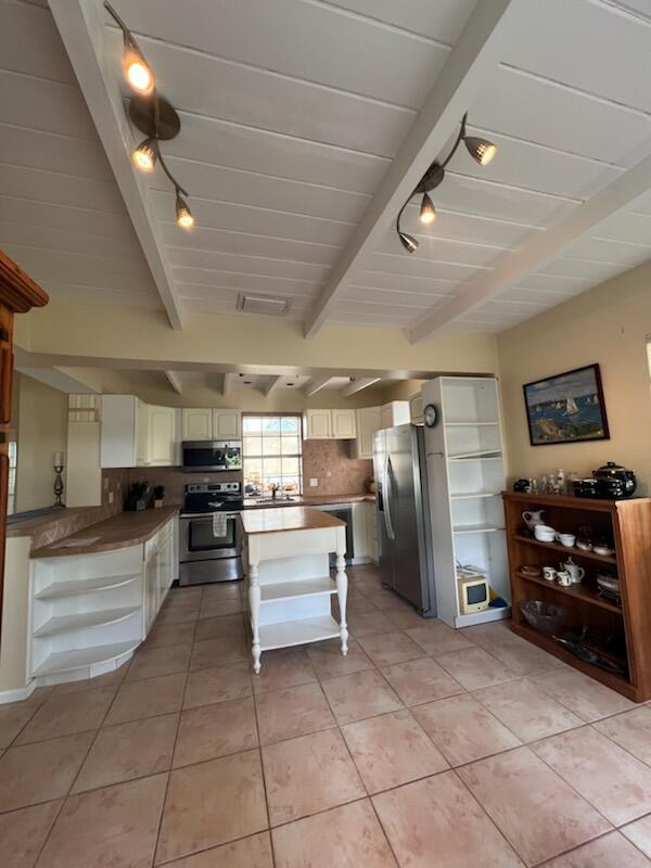 2098 Juana Road Boca Raton, FL 33486 - Photo 8 of 12 IMG_8945_1762781983832