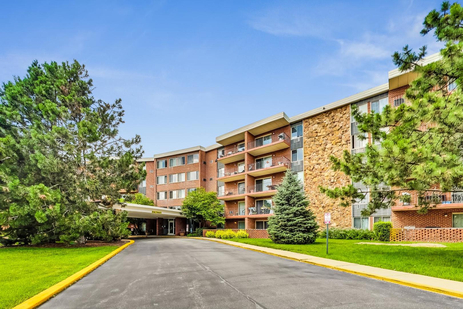 16 East Old Willow Road, Unit 431S Prospect Heights, IL 60070 - Photo 1 of 24