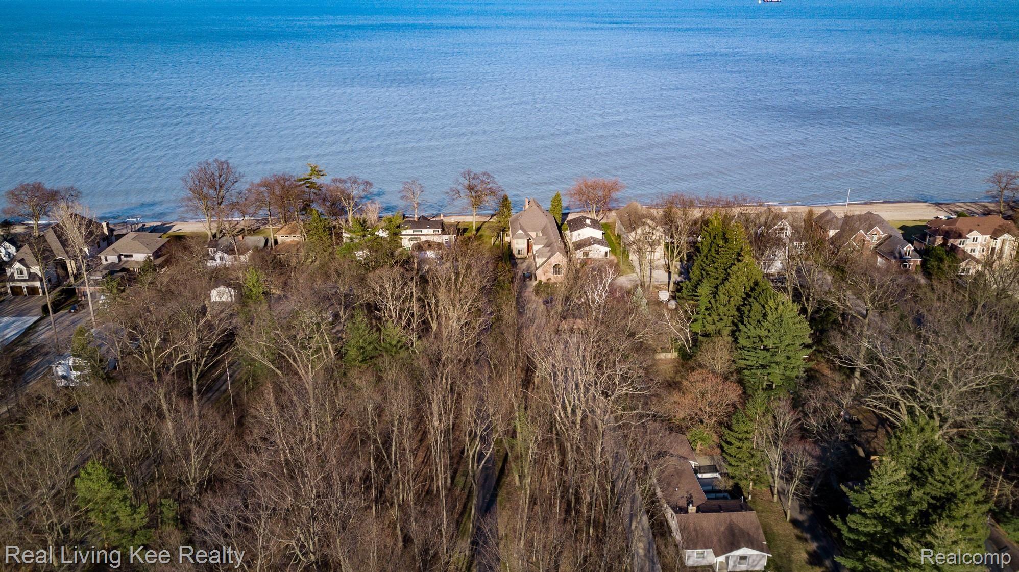5076 Lakeshore Road Fort Gratiot, MI 48059 - Photo 40 of 41 lakesh040.jpg