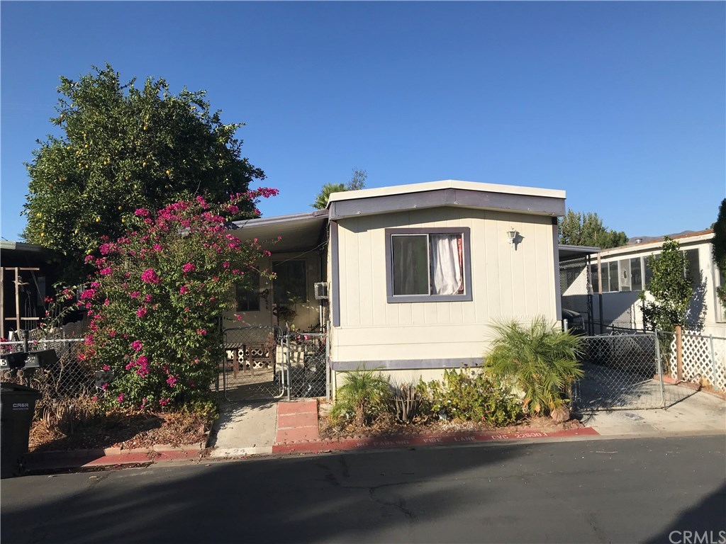 1097 State Street Hemet, CA 92543 - Photo 16 of 18