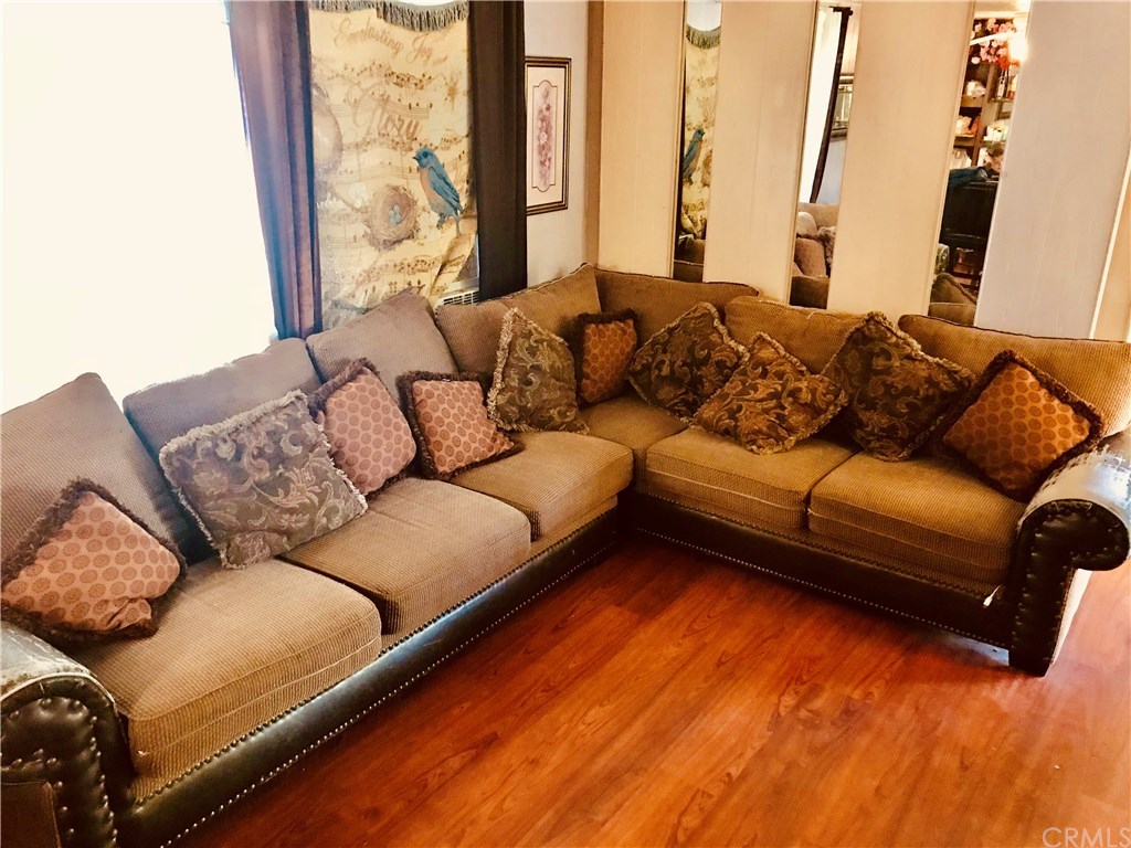 1097 State Street Hemet, CA 92543 - Photo 6 of 18