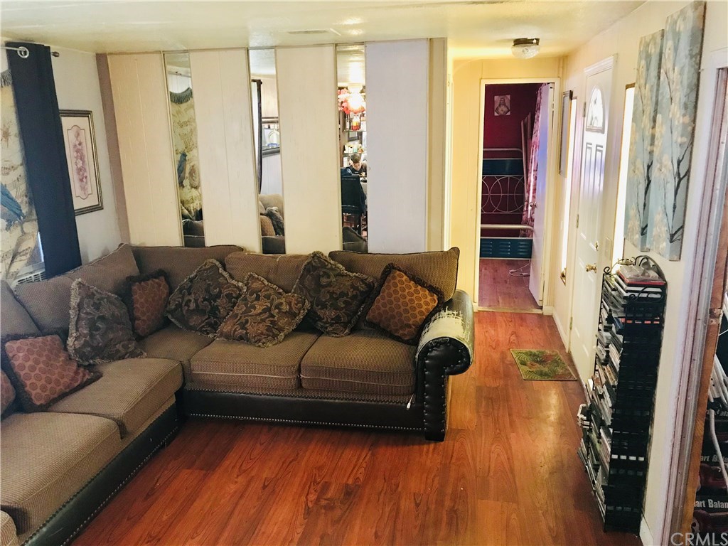 1097 State Street Hemet, CA 92543 - Photo 8 of 18