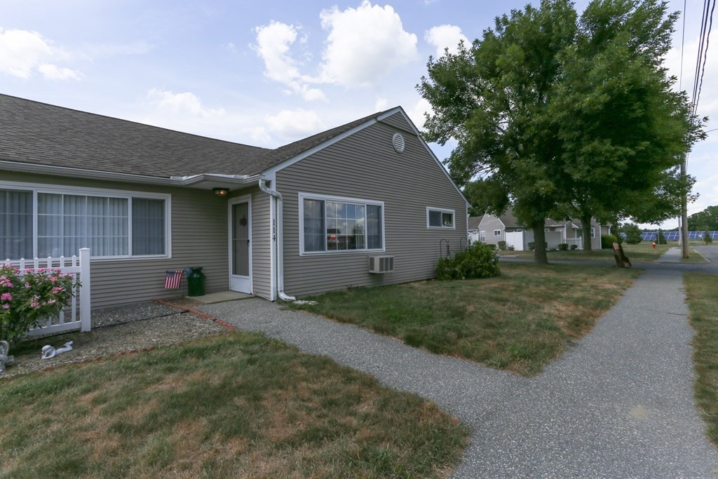 114 Kelley Road, Unit 114 Chicopee, MA 01022 - Photo 2 of 30