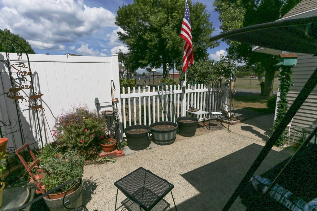 114 Kelley Road, Unit 114 Chicopee, MA 01022 - Photo 27 of 30