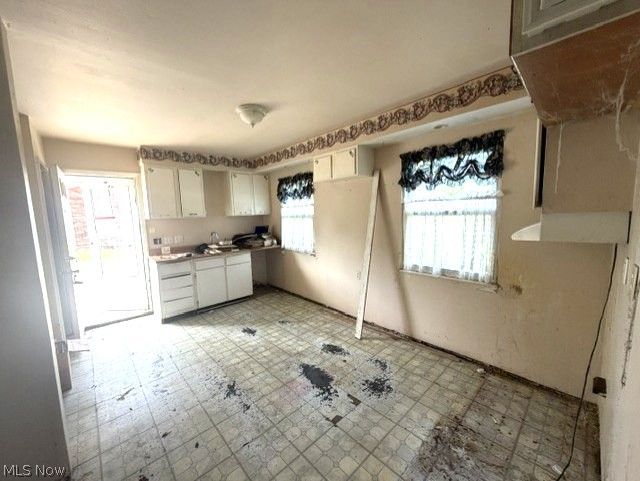 4982 Marigold Road Mentor, OH 44060 - Photo 3 of 9 Eat-in Kitchen