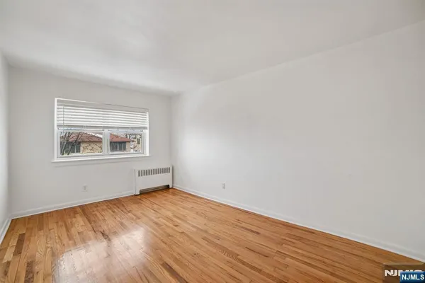 $2,950 | 2430 8th Street, Unit 5B, Fort Lee, NJ 07024