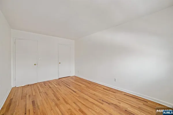 $2,950 | 2430 8th Street, Unit 5B, Fort Lee, NJ 07024