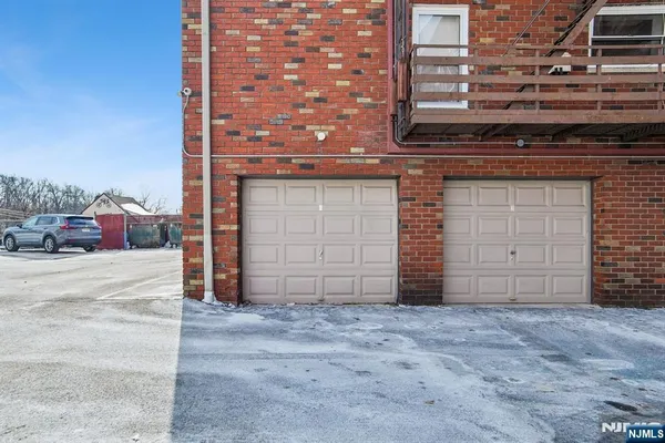 $2,950 | 2430 8th Street, Unit 5B, Fort Lee, NJ 07024