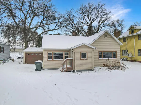 $175,000 | 105 West Main Street, Osakis, MN 56360