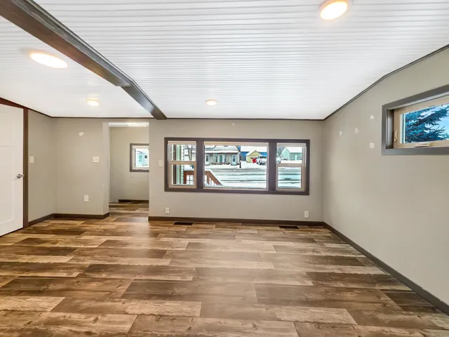 $165,000 | 105 West Main Street, Osakis, MN 56360