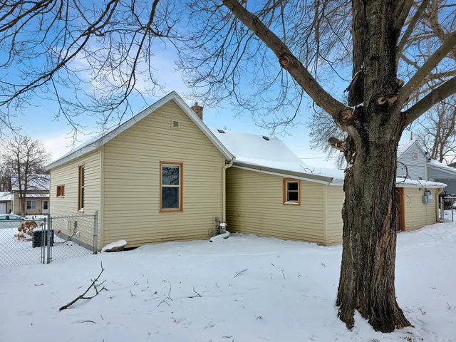 $165,000 | 105 West Main Street, Osakis, MN 56360