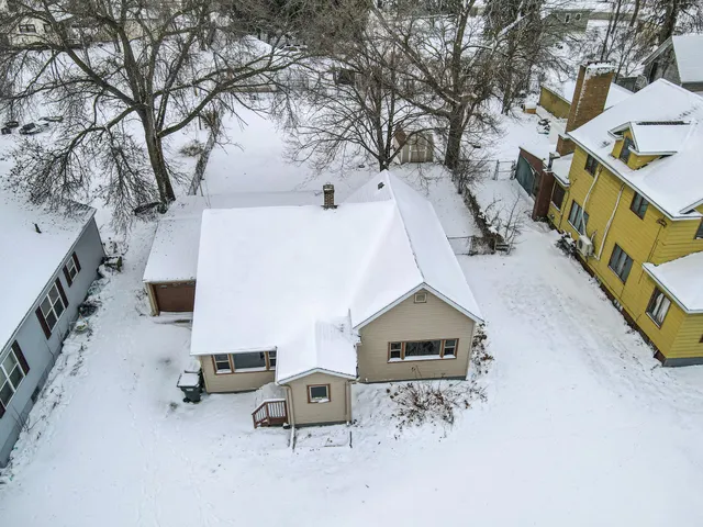 $165,000 | 105 West Main Street, Osakis, MN 56360