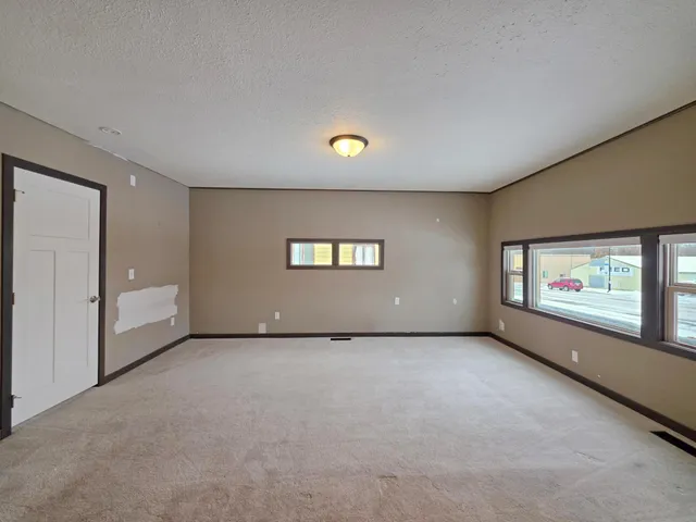 $165,000 | 105 West Main Street, Osakis, MN 56360