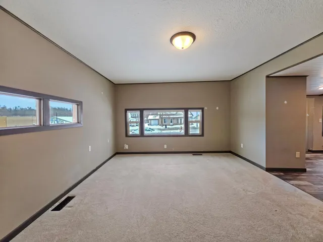 $165,000 | 105 West Main Street, Osakis, MN 56360