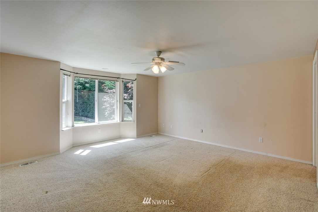 11637 Southeast 163rd Street Renton, WA 98058 - Photo 12 of 21 Gallery Image 12