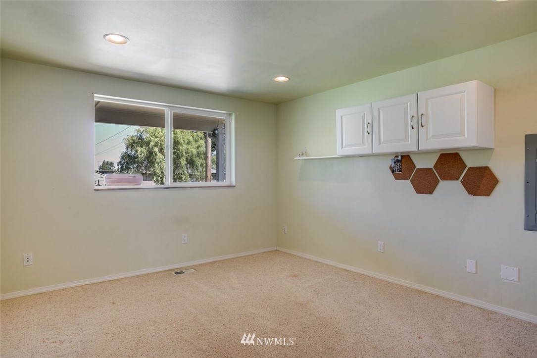 11637 Southeast 163rd Street Renton, WA 98058 - Photo 16 of 21 Gallery Image 16