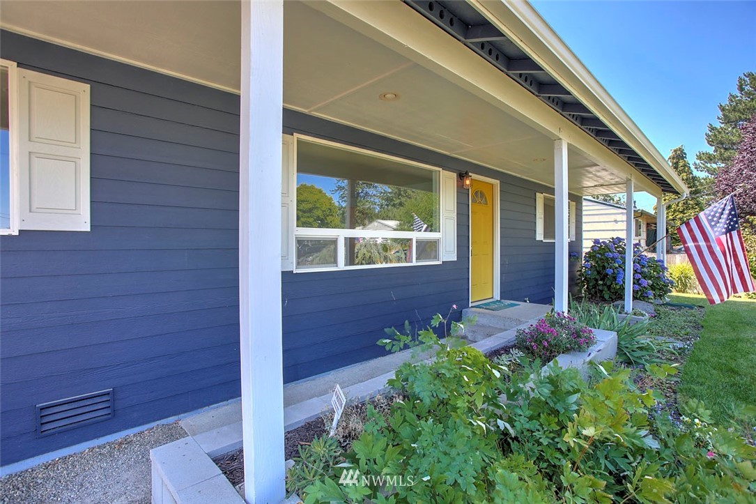 11637 Southeast 163rd Street Renton, WA 98058 - Photo 3 of 21 Gallery Image 3