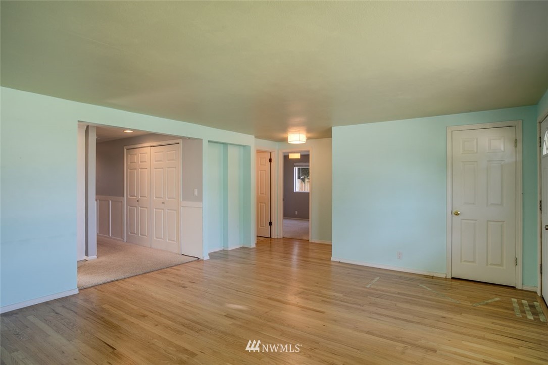 11637 Southeast 163rd Street Renton, WA 98058 - Photo 5 of 21 Gallery Image 5