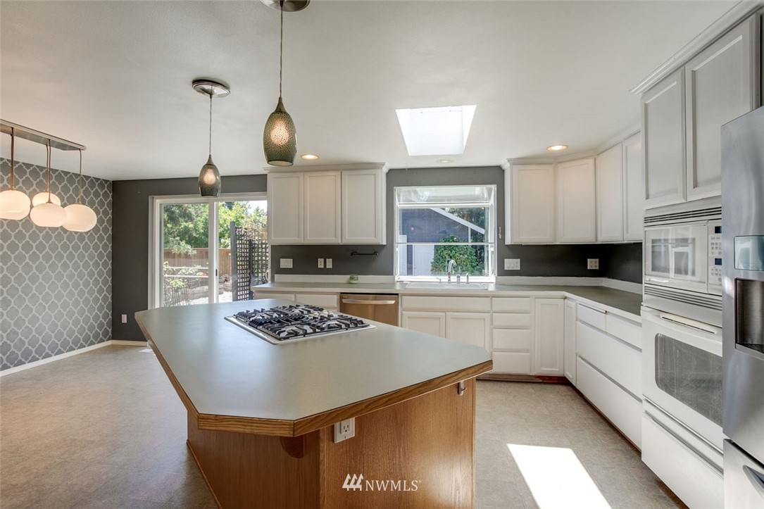 11637 Southeast 163rd Street Renton, WA 98058 - Photo 6 of 21 Gallery Image 6