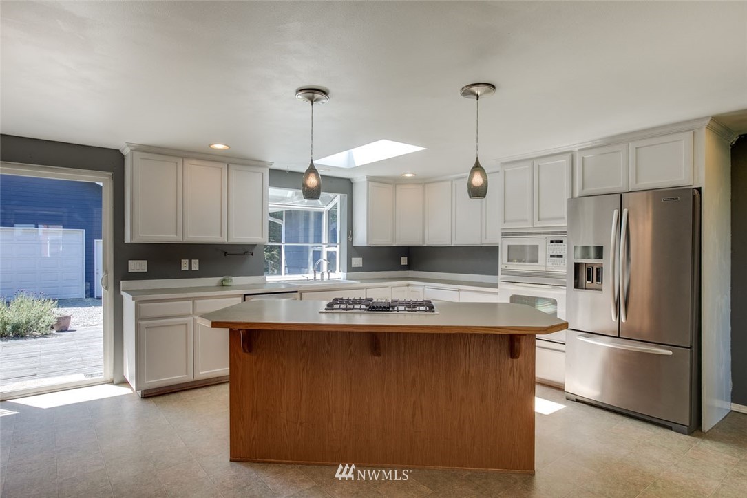 11637 Southeast 163rd Street Renton, WA 98058 - Photo 7 of 21 Gallery Image 7