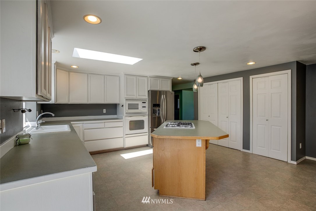 11637 Southeast 163rd Street Renton, WA 98058 - Photo 9 of 21 Gallery Image 9