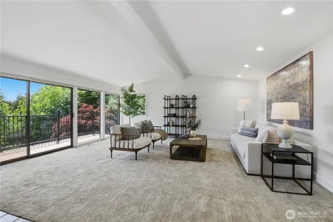 $2,775,000 | 639 West Lake Sammamish Parkway Northeast, Bellevue, WA 98008
