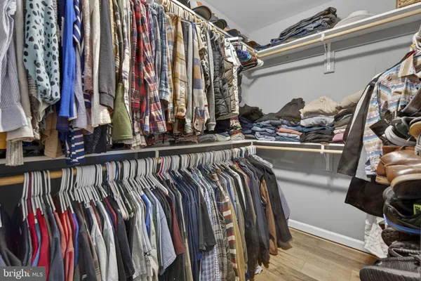a view of a house with a yard and garage