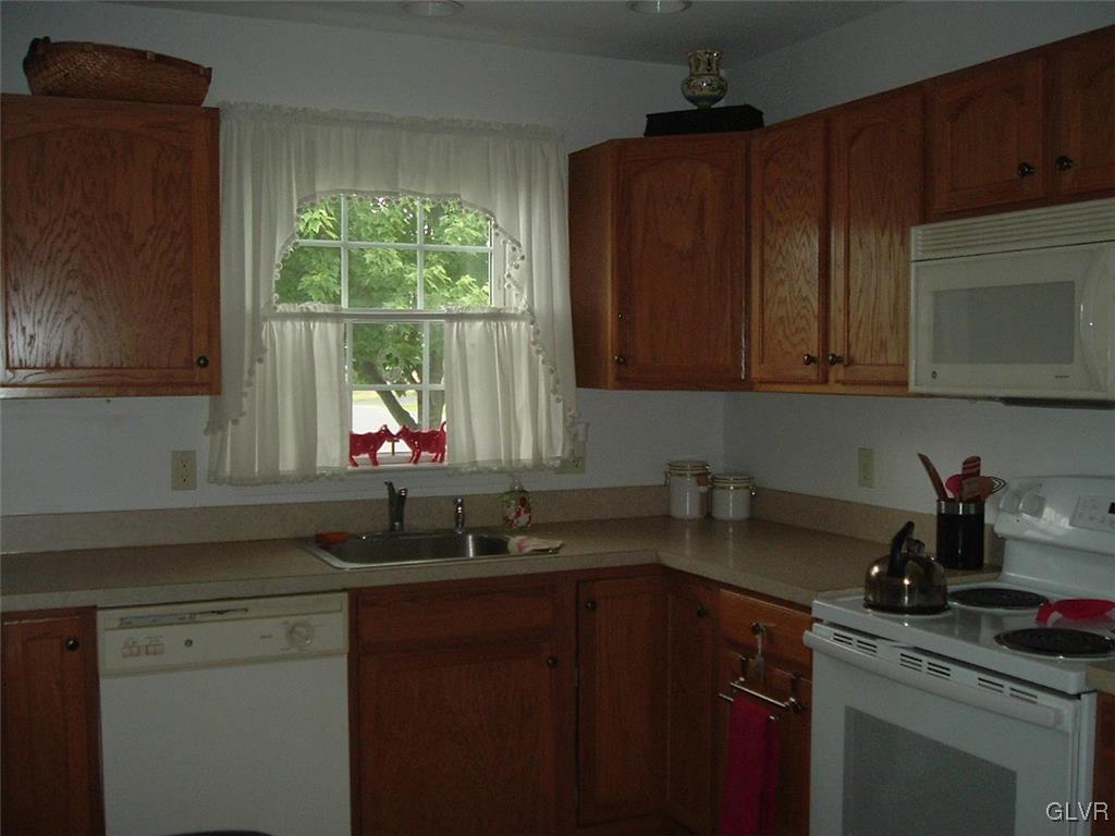 2750 Upstream Farm Road Easton, PA 18040 - Photo 9 of 13 Gallery Image 9