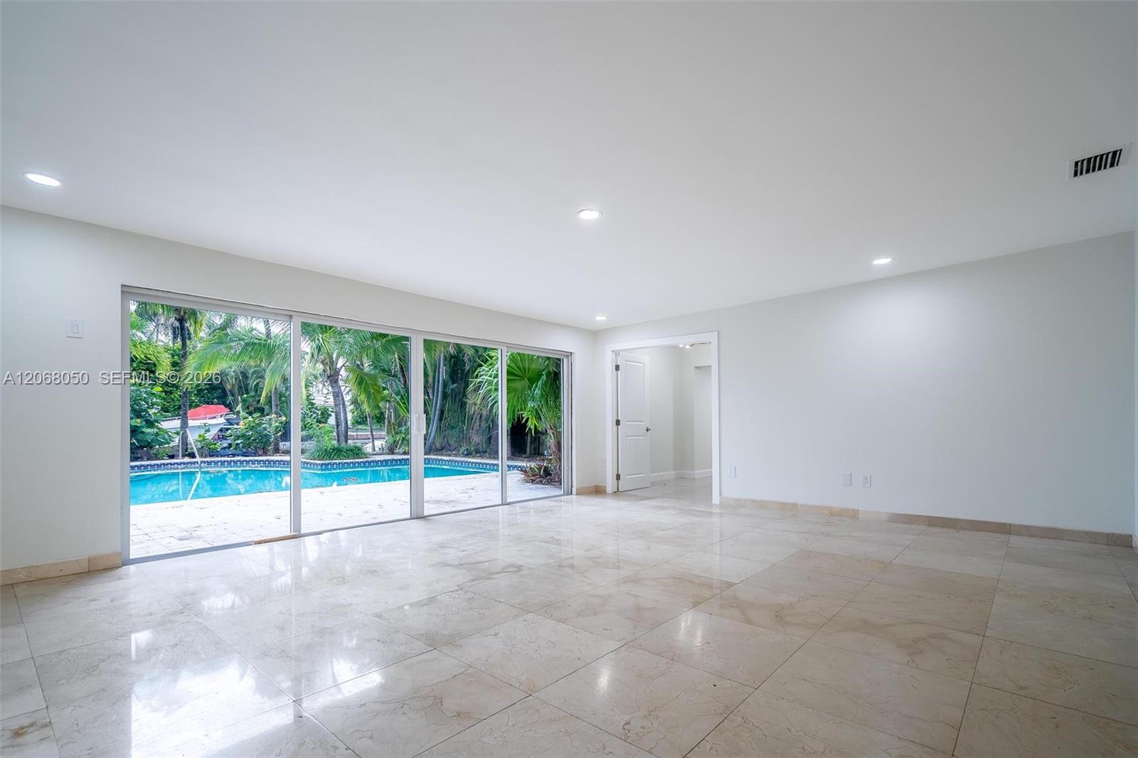 1710 Cleveland Road Miami Beach, FL 33141 - Photo 7 of 41 Gallery Image 7