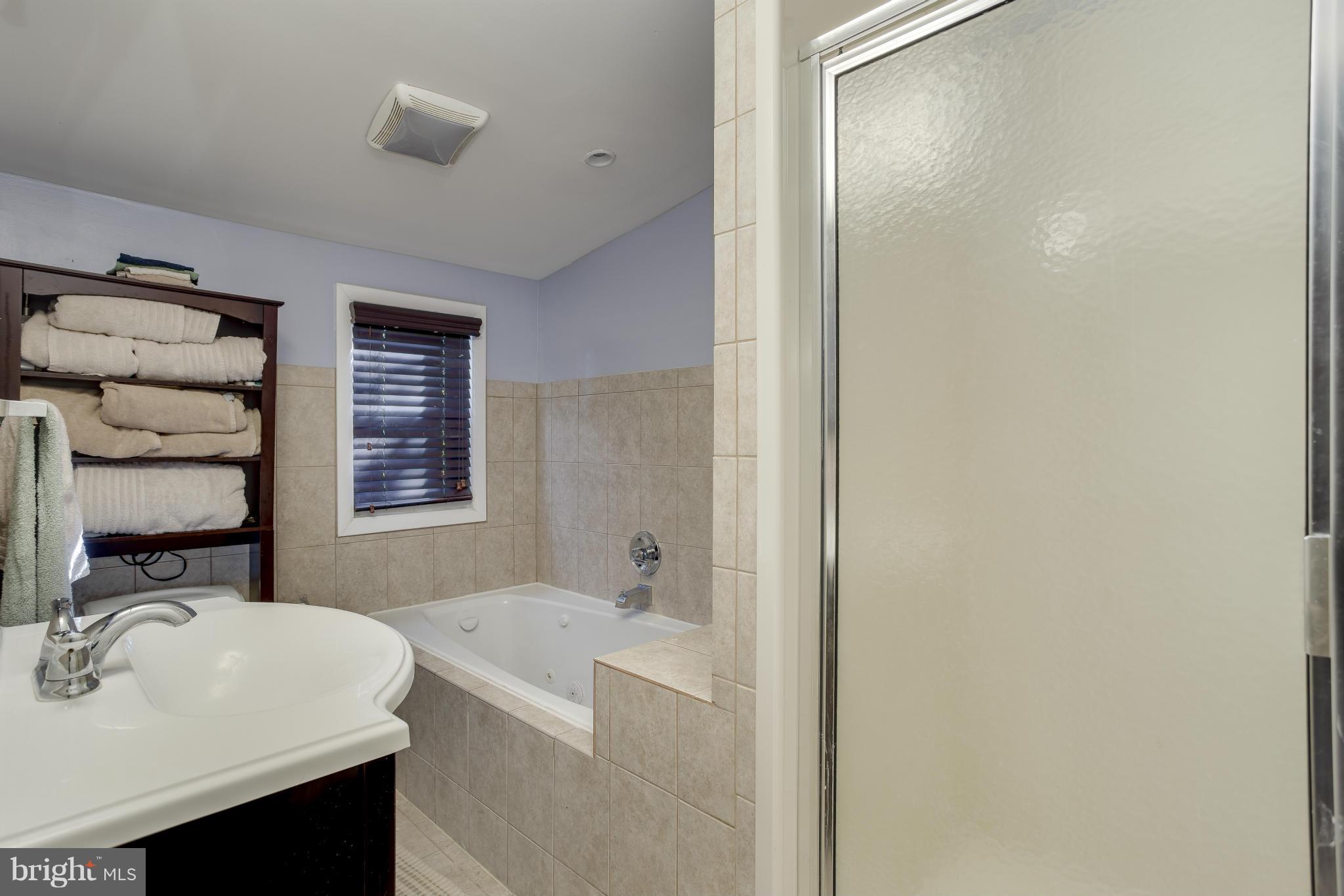 2031 Kennicott Road Baltimore, MD 21244 - Photo 14 of 17 Bath (Master)
