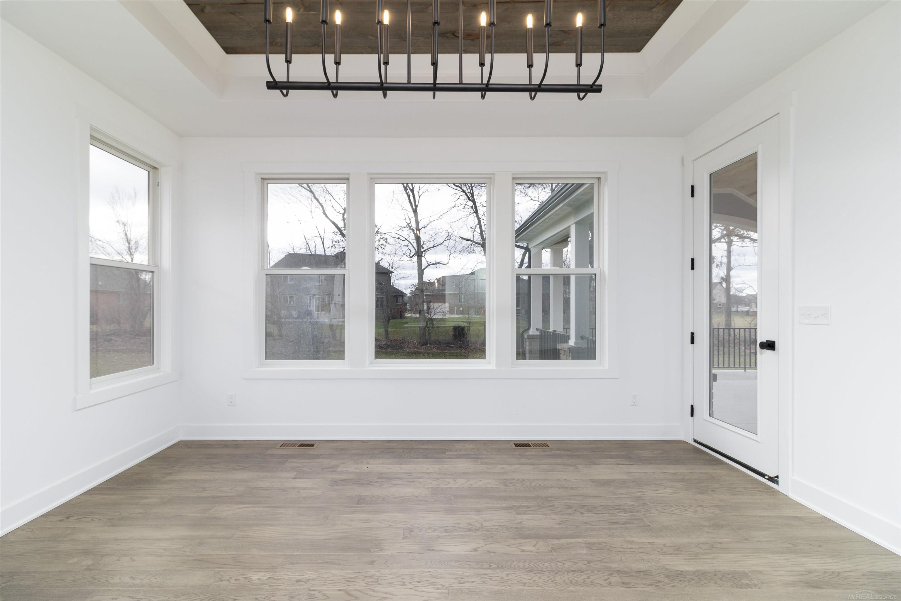 7583 Brunswick Washington, MI 48095 - Photo 15 of 31 Dining