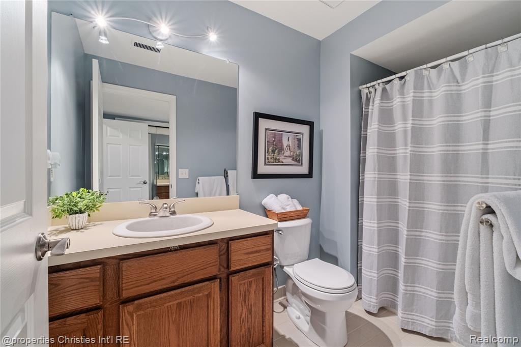 1695 Huntington Park Rochester Hills, MI 48309 - Photo 27 of 54