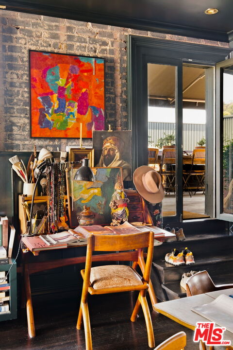 3924 Sunset Boulevard Los Angeles, CA 90029 - Photo 61 of 70 a room with furniture and outdoor view