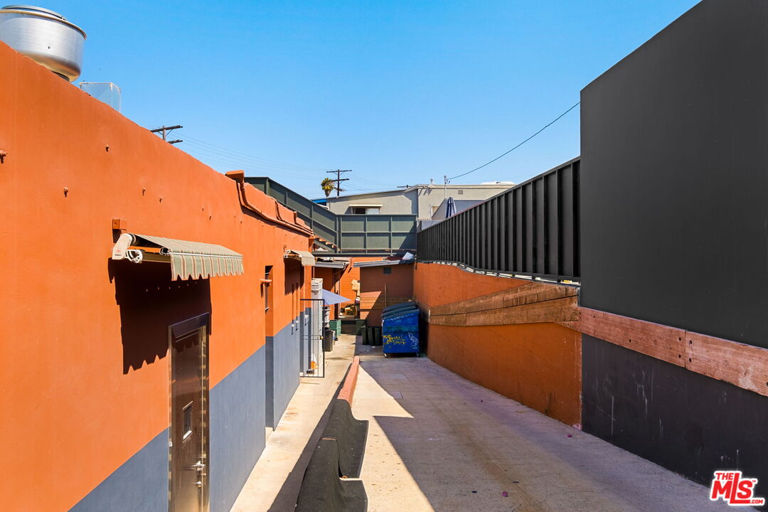 3924 Sunset Boulevard Los Angeles, CA 90029 - Photo 69 of 70 a view of a balcony with a car park