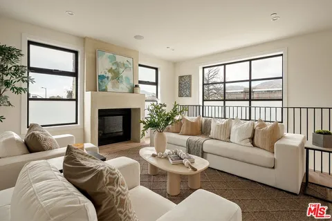 $2,998,000 | 14816 Drummond Street, Pacific Palisades, CA 90272