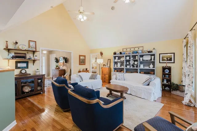 $539,900 | 20791 Misty Waters Point, Pittsburg, IL 62974