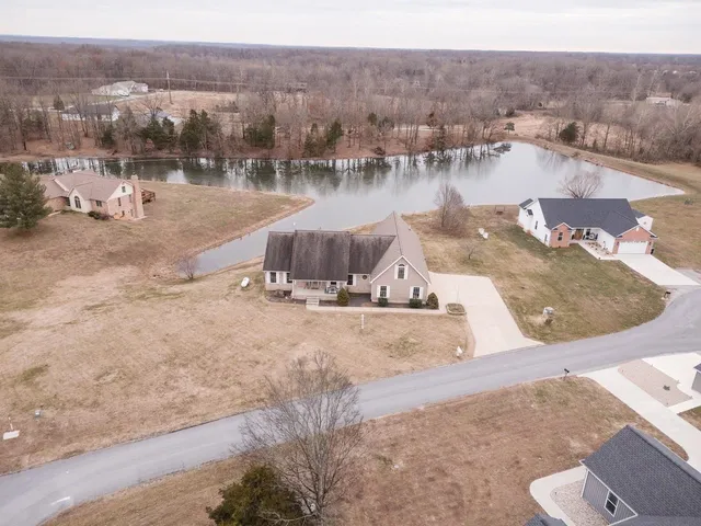 $539,900 | 20791 Misty Waters Point, Pittsburg, IL 62974