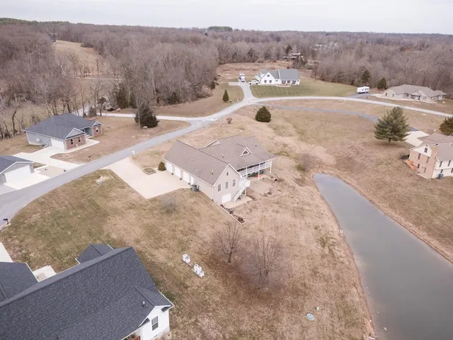 $539,900 | 20791 Misty Waters Point, Pittsburg, IL 62974