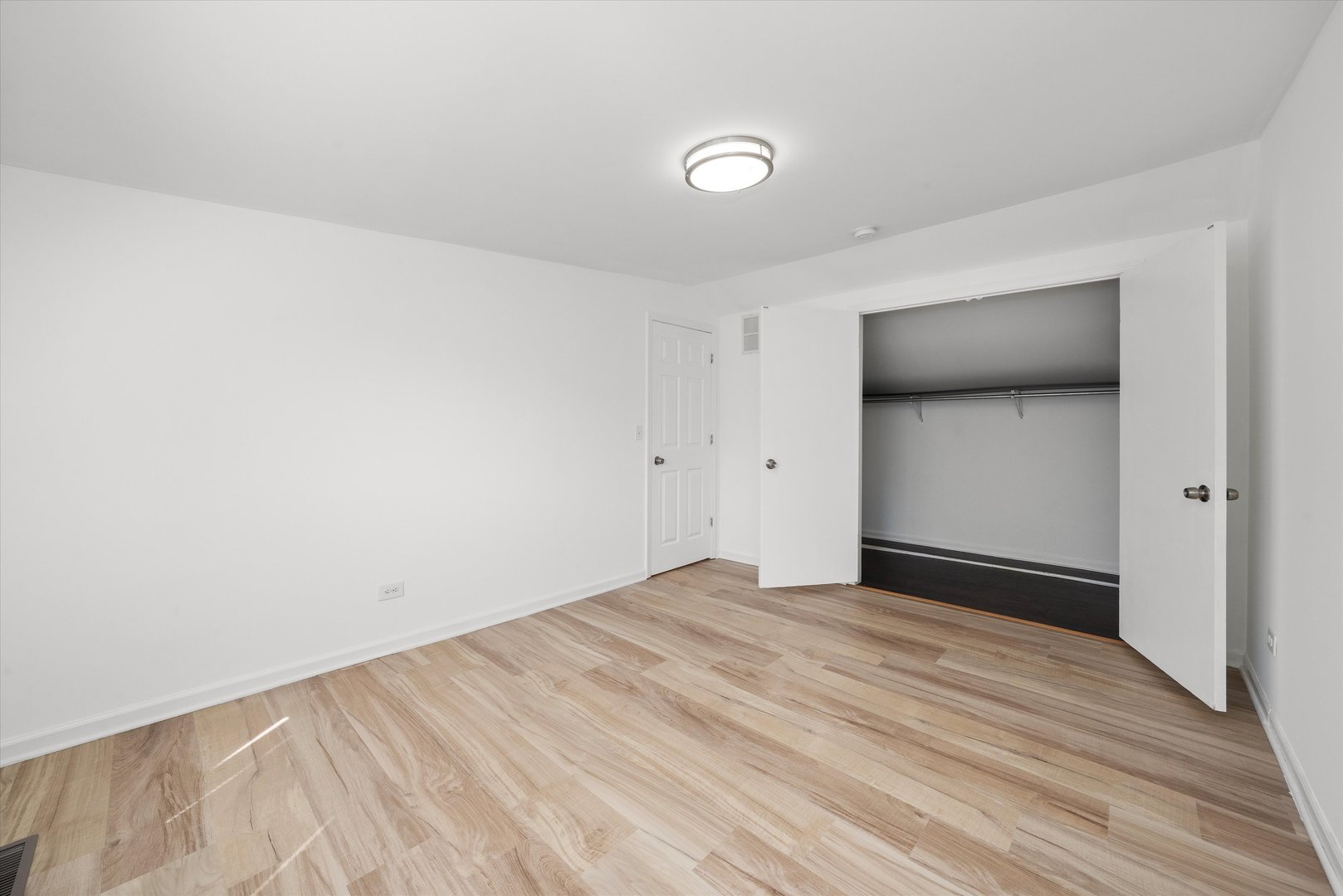 14732 Turner Avenue, Unit D Midlothian, IL 60445 - Photo 24 of 28 a view of an empty room