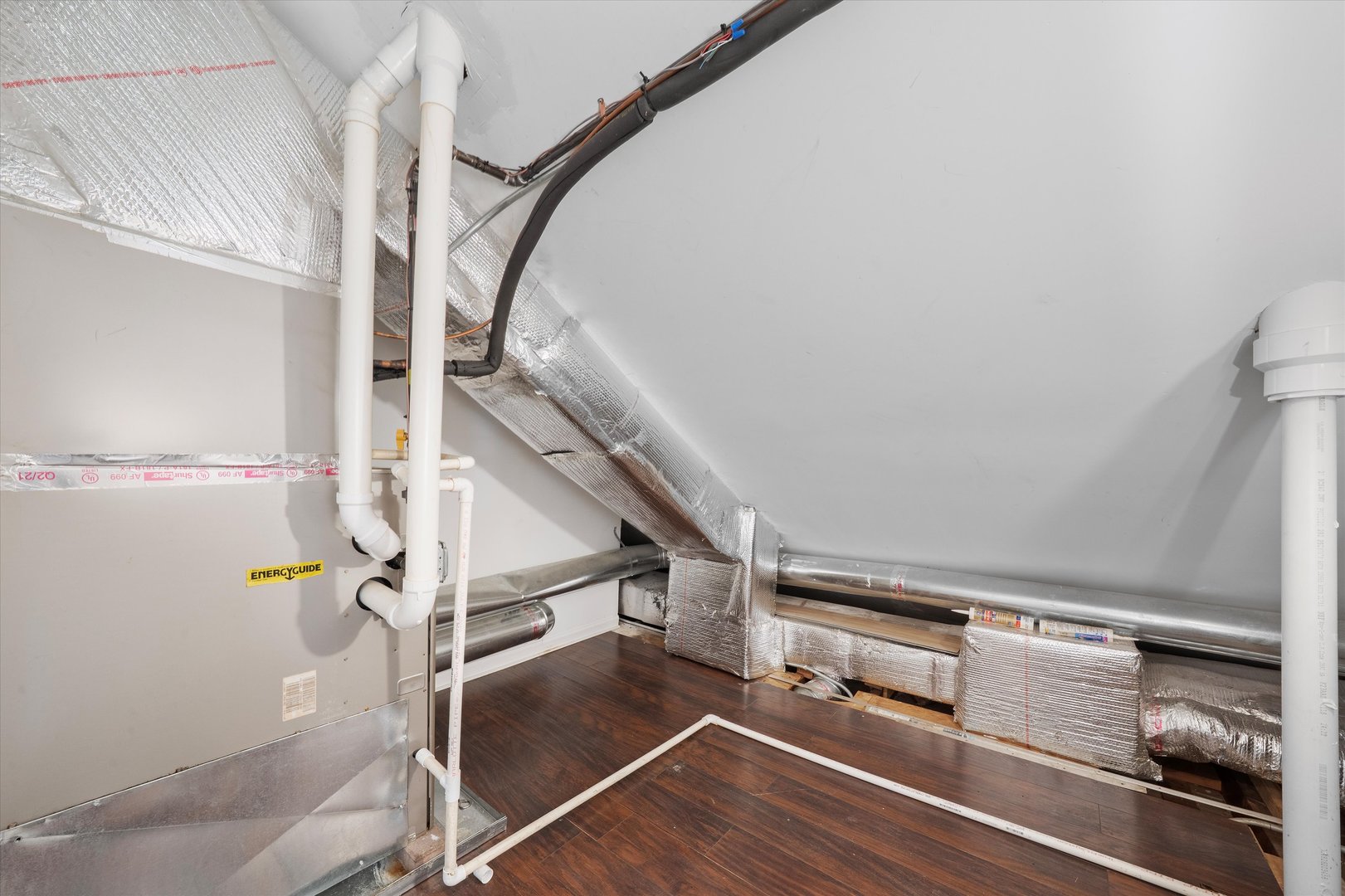 14732 Turner Avenue, Unit D Midlothian, IL 60445 - Photo 25 of 28 a view of entryway and kitchen