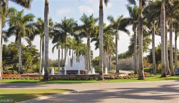 $945,000 | 2738 Tiburon Boulevard East, Unit B403, Naples, FL 34109